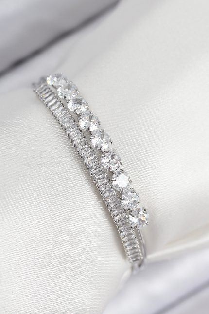 Bouquet Bouqtique Pirinç Zirkon Taşlı Su Yolu Model Gümüş Renk Kadın Bileklik BQT35BB7866