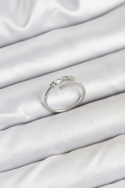 Bouquet Bouqtique Pirinç Gümüş Renk Kalpli Detaylı Zirkon Taşlı Kadın Yüzük BQT35BYK3841