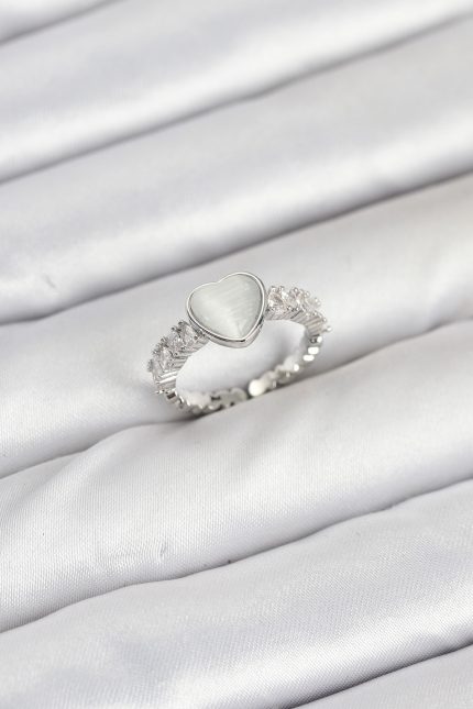 Bouquet Bouqtique Pirinç Gümüş Renk Zirkon Taşlı Kalpli Kadın Yüzük BQT35BYK3857