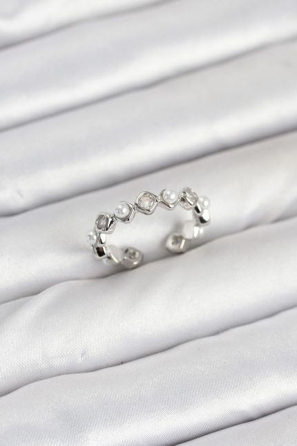 Bouquet Bouqtique Pirinç Gümüş Renk Zirkon Taşlı İncili Kadın Yüzük BQT35BYK3877