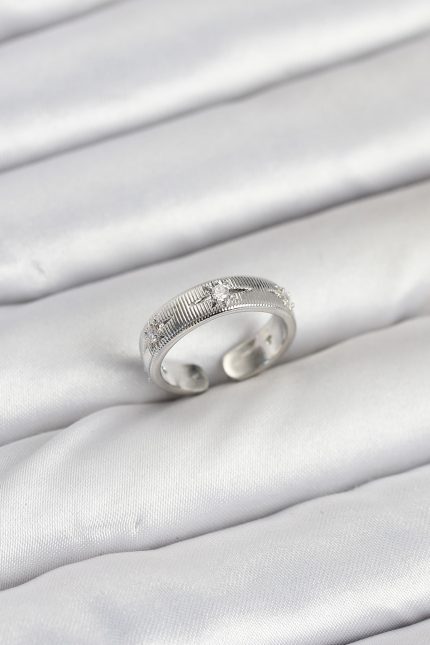 Bouquet Bouqtique Pirinç Gümüş Renk Zirkon Taşlı Kutup Yıldızı Model Kadın Yüzük BQT35BYK3899
