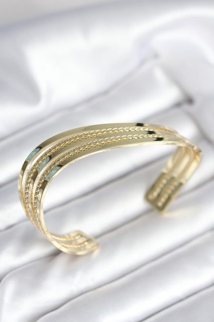 Bouquet Boutique Eğik Şerit Model Gold Renk Pirinç Kadın Bileklik BQT35BB8019