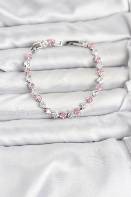Bouquet Bouqtique Kare Zirkon Taşlı Gümüş Renk Kadın Bileklik BQT35BB8147
