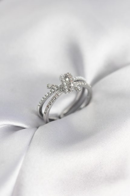 Bouquet Boutique Gümüş Renk İncili Zirkon Taşlı Düğüm Kadın Yüzük BQT35BYK3949