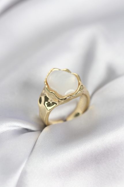 Bouquet Bouqtique Gold Renk Beyaz Taşlı Vintage Kadın Yüzük BQT35BYK3964