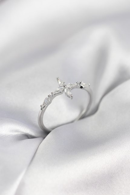 Bouquet Bouqtique Yıldız Model Zirkon Taşlı Gümüş Renk Kadın Yüzük BQT35BYK3974