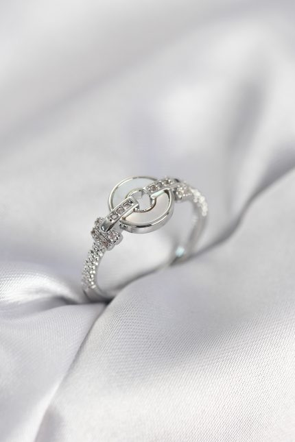 Bouquet Boutique Gümüş Renk Daire Form Sedef ve Zirkon Taşlı Kadın Yüzük BQT35BYK4004