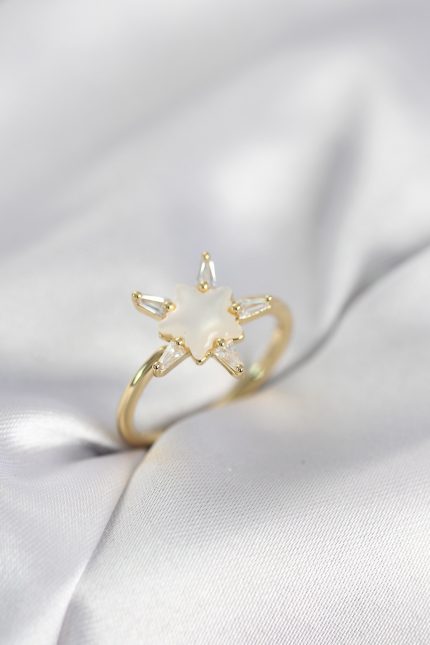 Bouquet Bouqtique Gold Renk Yıldız Model Sedefli Zirkon Taşlı Kadın Yüzük BQT35BYK4052