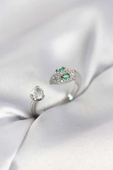 Bouquet Bouqtique Yılan Model Zirkon Taşlı Gümüş Renk Kadın Yüzük BQT35BYK4079