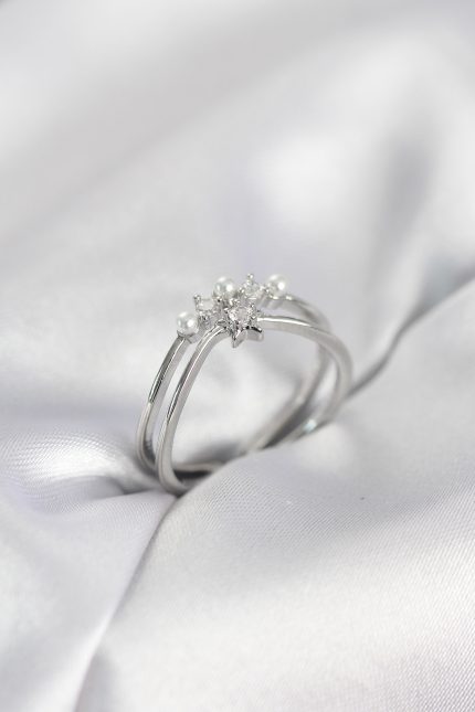 Bouquet Boutique Gümüş Renk İncili Yıldız Model Zirkon Taşlı Kadın Yüzük BQT35BYK4100
