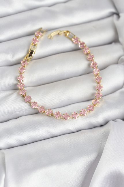 Bouquet Bouqtique Pembe Kare Zirkon Taşlı Gold Renk Pirinç Su Yolu Kadın Bileklik BQT35BB8324