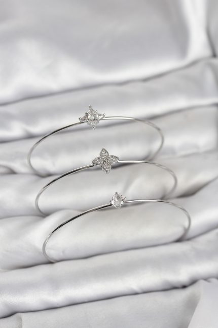 Bouquet Bouqtique Zirkon Taşlı Gümüş Renk Yonca Model 3'lü Kadın Bileklik Kombini BQT35BB8348