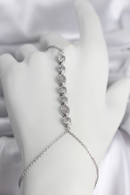 Bouquet Bouqtique Pirinç Gümüş Renk Sıralı Zirkon Taşlı Kadın Şahmeran BQT35SN756
