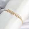 Bouquet Bouqtique Pirinç Gold Renk Zirkon Taşlı Çavuş Model Su Yolu Kadın Bileklik BQT35BB8470