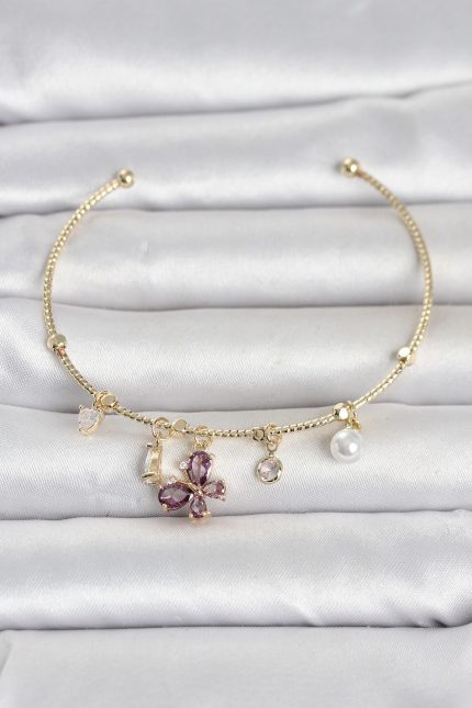 Bouquet Bouqtique Pirinç Gold Renk Mor Kelebek Detaylı Charmlı Kadın Bileklik BQT35BB8486