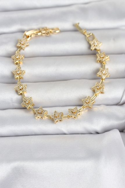 Bouquet Bouqtique Pirinç Gold Renk Zirkon Taşlı Sıralı Yıldız Model Kadın Bileklik BQT35BB8493