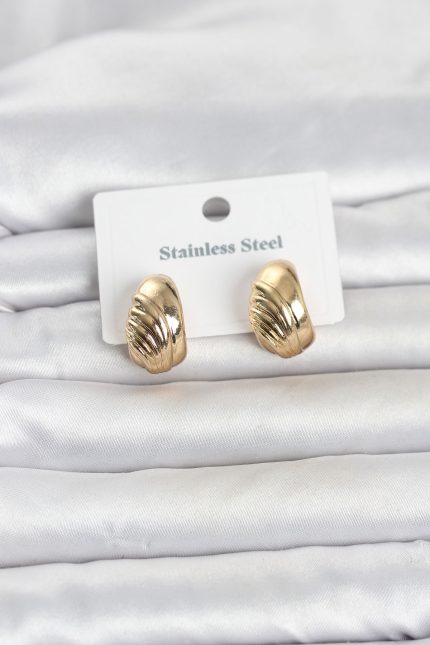 Bouquet Bouqtique 316L Çelik Gold Renk Desenli Yarım Halka Model Kadın Küpe BQT35BKP11807