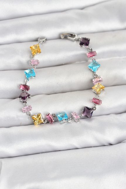 Bouquet Bouqtique Kristal Taşlı Kesimli Karışık Renkli Gümüş Renk Gema Kadın Bileklik BQT35BB8530