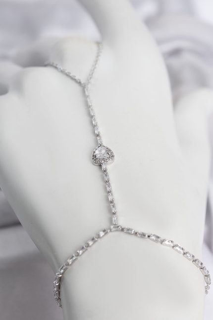 Bouquet Boutique Gümüş Renk Pirinç Zirkon Taşlı Kalp Model Şahmeran BQT35SN784