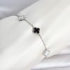 Bouquet Bouqtique 316L Çelik Gümüş Renk Siyah Beyaz Baby Yonca Model Kadın Bileklik BQT35BB8556