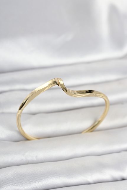 Bouquet Bouqtique Gold Renk Pirinç Zikzak Model Kadın Bileklik BQT35BB8550