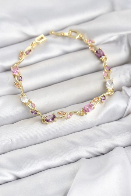 Bouquet Bouqtique Pirinç Gold Renk Pembe ve Mor Zirkon Taşlı Çiçek Model Kadın Bileklik BQT35BB8585