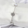 Bouquet Bouqtique 316L Çelik Gümüş Renk Beyaz ve Zirkon Taşlı Baby Boy Yonca Kadın Bileklik BQT35BB7956