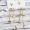 Bouquet Bouqtique Papatya Model Gold Renk Pirinç Sallantılı Kadın Küpe BQT35BKP11467