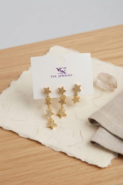 Bouquet Bouqtique Pirinç Gold Renk Zirkon Taşlı Sallantılı Yıldız Model Kadın Küpe Seti BQT35BKP12185